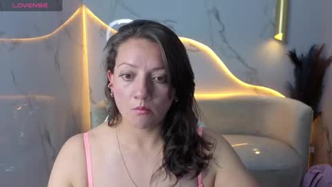 Live 1500am 2100pm COLOMBIAN HOUR online show from October 17, 8:02 pm