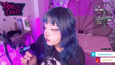 toky         online show from October 3, 8:39 pm