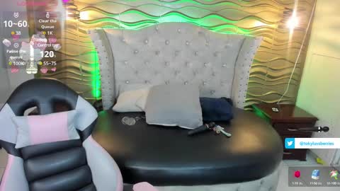 toky         online show from February 24, 1:13 am