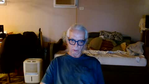 tom112292014 online show from July 20, 11:23 am