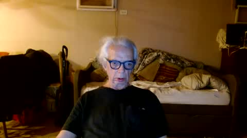 tom112292014 online show from June 17, 2:38 am