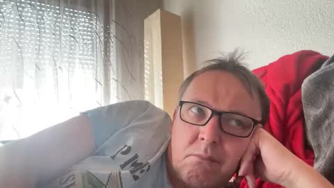 Tom online show from March 9, 10:08 am