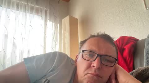 Tom online show from March 8, 8:22 am