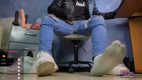 Tom online show from February 12, 1:26 pm