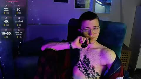 tomas_norton online show from April 29, 9:08 pm