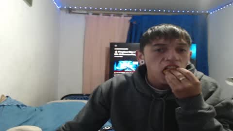 tomas_turbado_ online show from April 30, 2:05 am