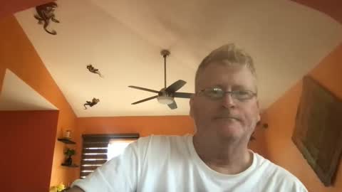 Hola online show from April 28, 3:27 pm