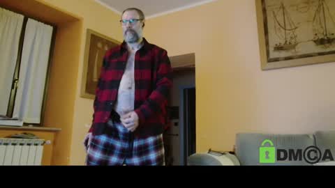 Tomas Milian online show from December 15, 1:02 am