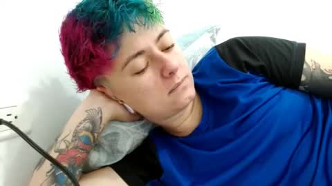 Blue online show from October 31, 5:24 pm