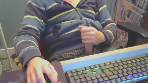 tomin3m online show from December 4, 6:00 pm