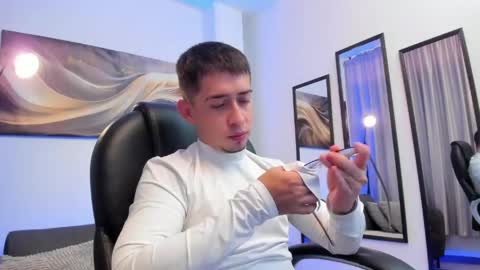 tommas_johnson online show from May 2, 11:49 am