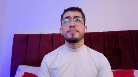 tommas_johnson online show from June 17, 12:43 pm
