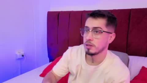 tommas_johnson online show from June 21, 12:33 pm