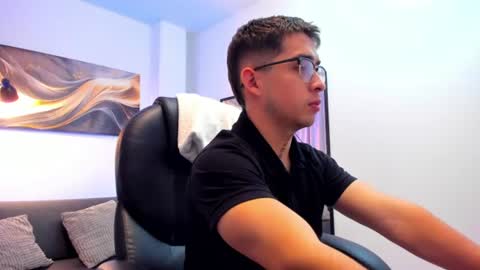 tommas_johnson online show from June 23, 12:22 pm