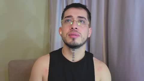 tommas_johnson online show from July 17, 12:29 pm