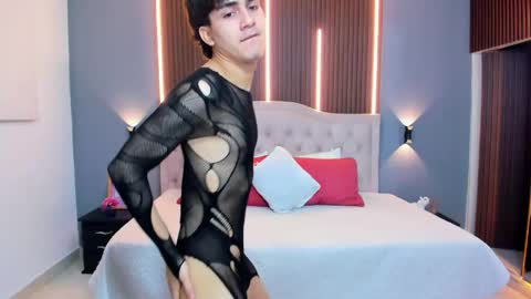 Tommy  online show from April 29, 3:33 am