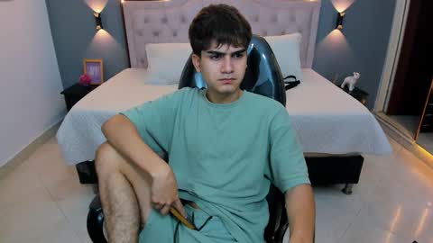 Tommy  online show from January 13, 3:25 am