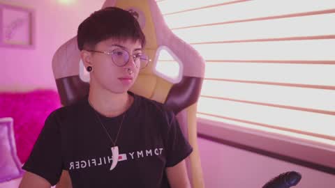 Blue  online show from April 22, 1:18 pm