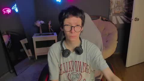 tommy_stars online show from April 29, 10:20 am