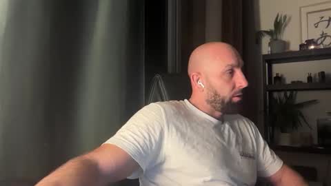 Thomas Fit online show from November 11, 8:00 pm