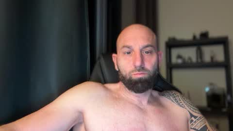 Thomas Fit online show from May 1, 9:31 pm