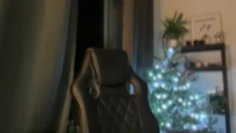 Thomas Fit online show from December 22, 11:00 pm