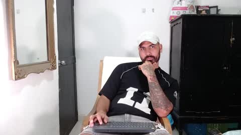 Tomas jhonson online show from January 25, 10:39 pm