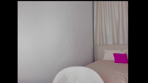 Snapshot of tony_and_alice chatting on December 30, 2:08 pm Tony and Alice online show from December 30, 2:08 pm