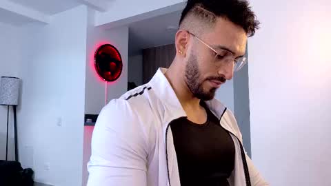 tony muscle1 online show from October 29, 7:58 pm