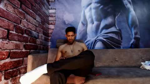 Tony online show from December 14, 2:07 am