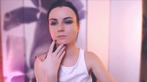 Elizabeth online show from January 25, 7:18 pm