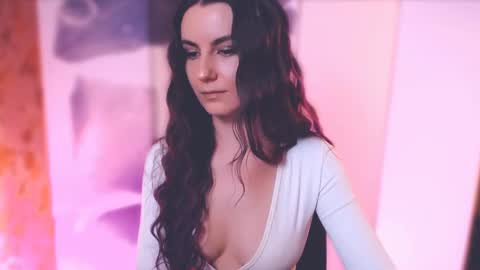 Elizabeth online show from February 20, 4:36 pm