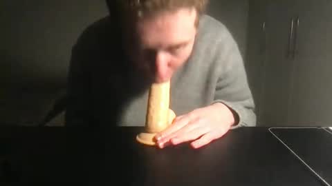 Max online show from March 11, 7:28 pm