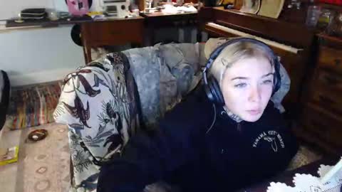 tooter online show from November 14, 4:58 am