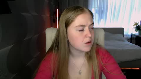 tori_blond online show from April 28, 6:18 am