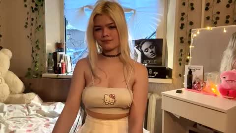 Lina online show from December 16, 11:38 am