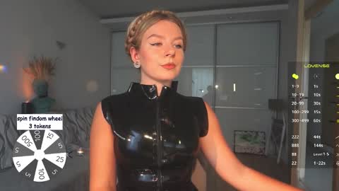 Madam Viktoria   Vacation in Portugal  2811 - 0412 online show from September 10, 1:34 pm