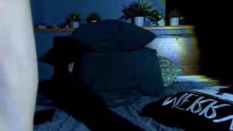 Max online show from January 10, 2:44 pm