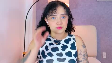 tracielowe_w online show from November 21, 4:10 am