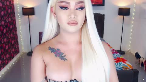 KYLIE BELLA  TS online show from June 26, 1:55 am