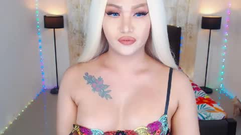 KYLIE BELLA  TS online show from June 13, 8:36 am