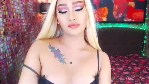 Snapshot of transplayfullolivia chatting on February 5, 8:32 am KYLIE BELLA  TS online show from February 5, 8:32 am