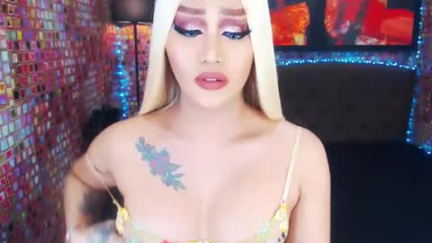 Snapshot of transplayfullolivia chatting on February 10, 5:58 am KYLIE BELLA  TS online show from February 10, 5:58 am