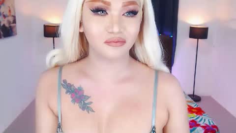KYLIE BELLA  TS online show from April 6, 8:48 am