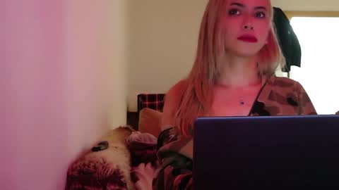 Myla online show from October 25, 7:03 pm