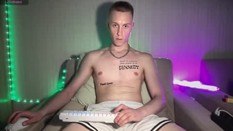 Travis online show from June 25, 4:56 pm
