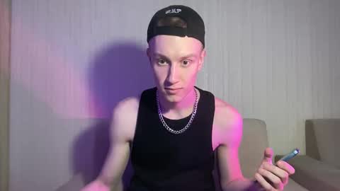 Travis online show from April 23, 9:17 am