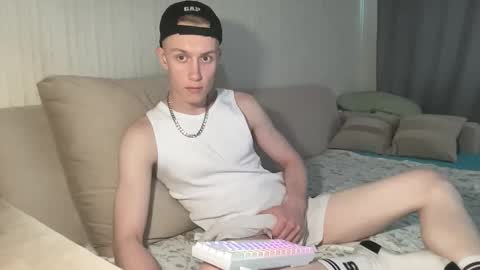 Travis online show from May 13, 9:30 am