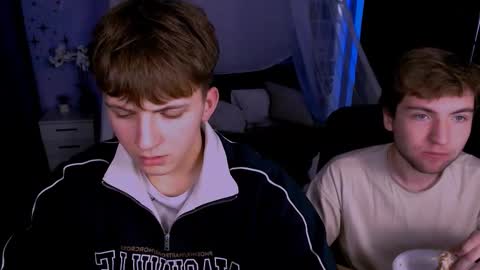 Travis online show from November 19, 8:18 pm