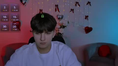 Travis online show from April 25, 12:51 pm